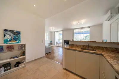 Cuisine ou kitchenette dans l'établissement Cozystay 1331 - Superbe 4 pièces proche plages