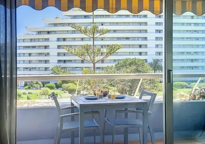 Balcon ou terrasse dans l'établissement T1bis vue mer et port Marina Baie des Anges