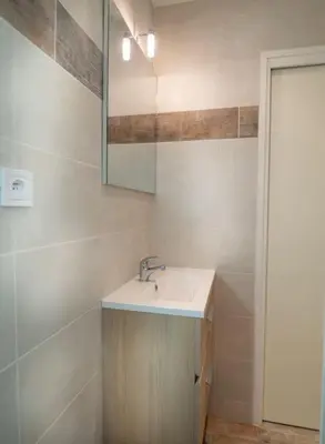 Salle de bains dans l'établissement Ragnar House - 3 pièces à 200m de la mer