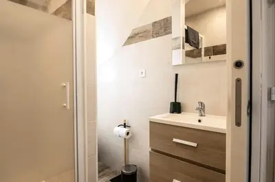 Salle de bains dans l'établissement Ragnar House - 3 pièces à 200m de la mer
