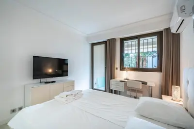 Télévision ou salle de divertissement dans l'établissement Wonderful 2 bedroom apartment
