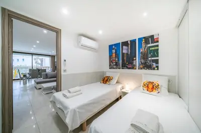 Un ou plusieurs lits dans un hébergement de l'établissement Wonderful 2 bedroom apartment