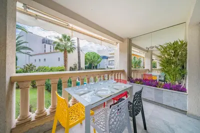 Balcon ou terrasse dans l'établissement Wonderful 2 bedroom apartment