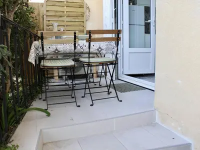 Terrasse ou espace extérieur de l'établissement Charmant 2P Climatisé, Terrasse et Parking, 4 Couchages - Villeneuve-Loubet - FR-1-252A-115