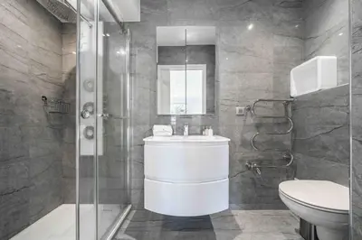 Salle de bains dans l'établissement Beautiful 3 bedroom close to the Martinez