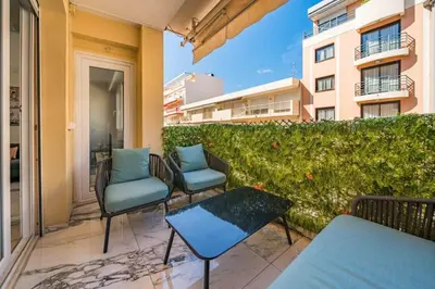 Balcon ou terrasse dans l'établissement Beautiful 3 bedroom close to the Martinez