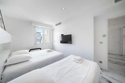 Un ou plusieurs lits dans un hébergement de l'établissement Beautiful 3 bedroom close to the Martinez