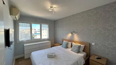 Un ou plusieurs lits dans un hébergement de l'établissement B018-Bright apartment with balcony - Cannes Croisette