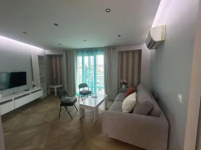 Télévision ou salle de divertissement dans l'établissement B018-Bright apartment with balcony - Cannes Croisette
