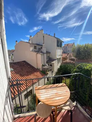 Balcon ou terrasse dans l'établissement Le Vauban, central, dynamique, rénové et convivial , clim, balcon