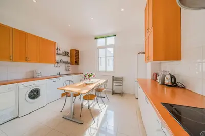 Cuisine ou kitchenette dans l'établissement Cozystay 1249 - Très bel appartement bourgeois