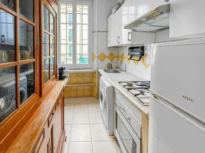Cuisine ou kitchenette dans l'établissement Chic Cannois Proche de la Croisette