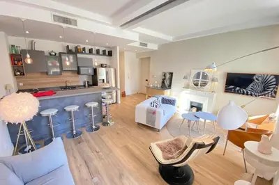 Cuisine ou kitchenette dans l'établissement Beautiful 2 bedrooms 2 bathrooms Center of Cannes