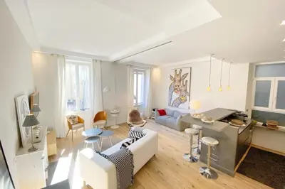 Coin salon dans l'établissement Beautiful 2 bedrooms 2 bathrooms Center of Cannes
