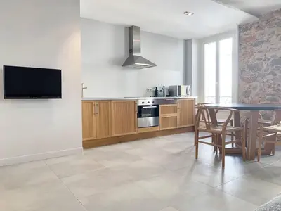 Cuisine ou kitchenette dans l'établissement BAT2 - Cannes, Carré d'Or, beau 2 pièces