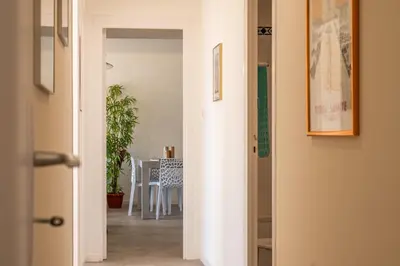 Plan de l'établissement 3-Br Apartment Terrace steps from Beaches
