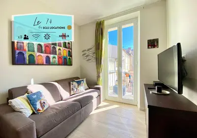 Télévision ou salle de divertissement dans l'établissement Le 74 SCLS - Rue d'Antibes, Clim, Wifi