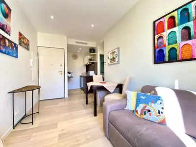 Coin salon dans l'établissement Le 74 SCLS - Rue d'Antibes, Clim, Wifi
