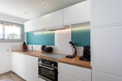 Cuisine ou kitchenette dans l'établissement C7 - Staywiz us -1 BDR Pointe Croisette 5min Sea - Parking, AC & Terrace