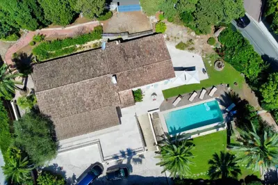 Piscine de l'établissement REF 2135 - Cannes - Villa for rent ou située à proximité