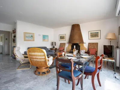 Coin salon dans l'établissement Apartment Val Joli-2 by Interhome