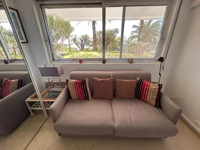 Coin salon dans l'établissement Studio golfe-juan piscine plage privée tennis