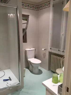 Salle de bains dans l'établissement Chez Nicole