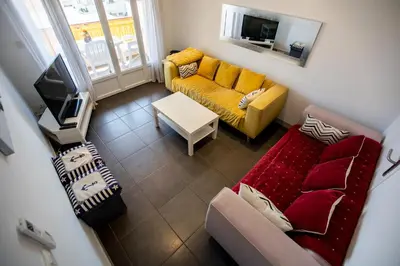 Télévision ou salle de divertissement dans l'établissement Comfort 6 People Apartment by Connexion