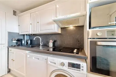 Cuisine ou kitchenette dans l'établissement Agréable 3pièces Cannes Croisette