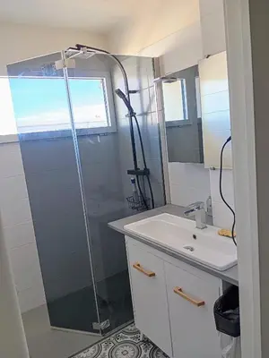 Salle de bains dans l'établissement 3 Pièces vue Mer - Clim - 5 Min de la plage à pied