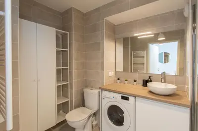 Plan de l'établissement A5 - Staywiz us -Modern Studio 5 min to Sea - Pool & Garage