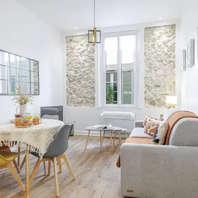 Old town Antibes Superb new flat