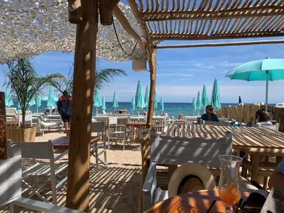 Vue générale sur la mer ou vue sur la mer prise depuis la villa