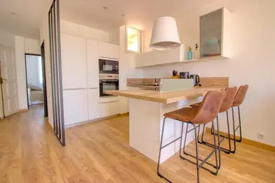 Cuisine ou kitchenette dans l'établissement Cannes Croisette - 4 Personnes - Vue mer