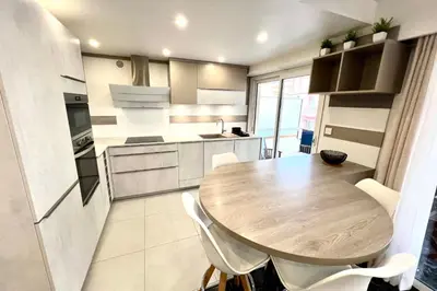 Cuisine ou kitchenette dans l'établissement ANTIBES PONTEIL - 4 people - Terrace