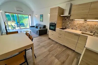 Cuisine ou kitchenette dans l'établissement Antibes - 4 People - Swimming pool Tennis Garage