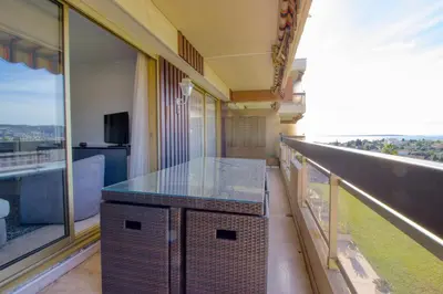 Balcon ou terrasse dans l'établissement Antibes 4 people - Swimming pool and Tennis - Garage