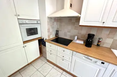Cuisine ou kitchenette dans l'établissement Antibes - 4 People - Parking - Terrace