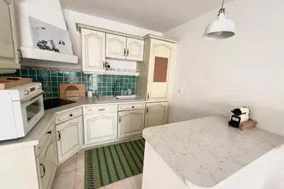 Cuisine ou kitchenette dans l'établissement JUAN LES PINS - TOWN CENTER - 4 people
