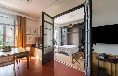 Télévision ou salle de divertissement dans l'établissement Magnifique 2 chambres Centre Cannes - 4 personnes - WIFI Terrasse