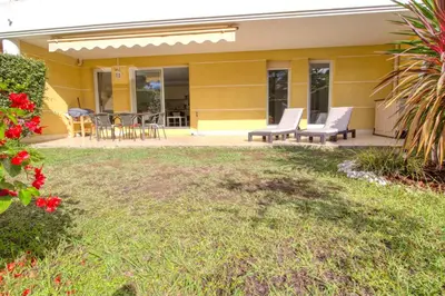 Jardin de l'établissement Golfe Juan - 4 People - Swimming Pool - Private Parking