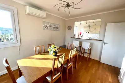 Cuisine ou kitchenette dans l'établissement Juan les Pins town center - 4 people - top floor