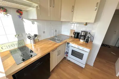 Cuisine ou kitchenette dans l'établissement Juan les Pins town center - 4 people - top floor