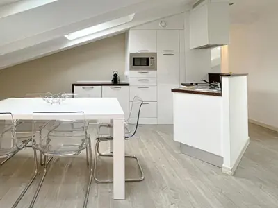 Cuisine ou kitchenette dans l'établissement Tony Allard By Winsome Destination 4A