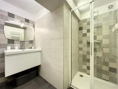 Salle de bains dans l'établissement Antibes chez Elodie