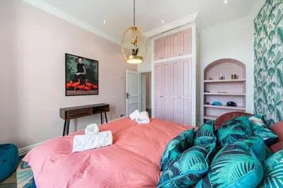 Un ou plusieurs lits dans un hébergement de l'établissement Cannes centre maison bourgeoise