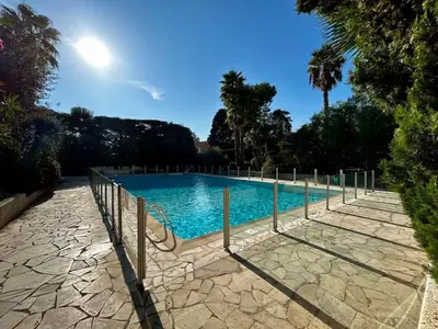 Piscine de l'établissement A013-Apt vue mer avec piscine et terrasse ou située à proximité