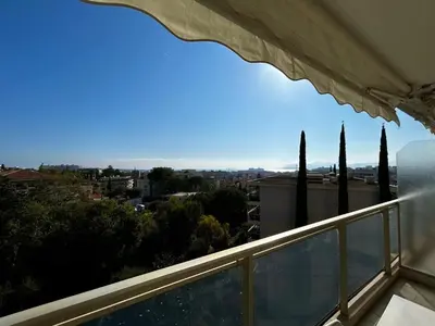 Balcon ou terrasse dans l'établissement A018-Large studio with sea view swimming pool garage