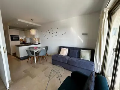 Cuisine ou kitchenette dans l'établissement A018-Large studio with sea view swimming pool garage
