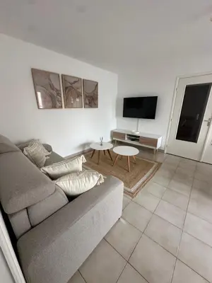 Télévision ou salle de divertissement dans l'établissement Appartement sans mauvaise surprises (2)